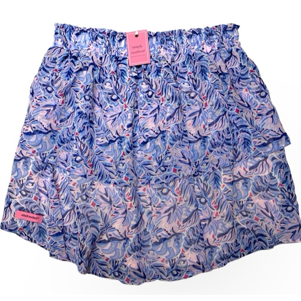 Simply Southern Preppy Ruffle Smocked Waist Mini
Skirt in Preppy Leaf NWT Medium